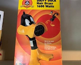 Cool NIB Daffy Duck hair dryer