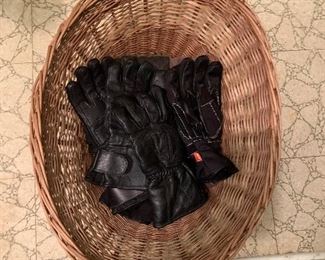 Leather motorcycle gloves