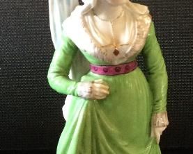 ANTIQUE SÈVRES PORCELAIN FIGURINE
