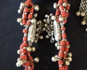 (5) VTG. TIBETAN SILVER JEWELRY PIECES,