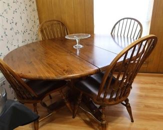 Farmhouse Style Kitchen Table with 4 Chairs and 2 Leaves