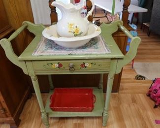 Vintage Very Cute Hand-Painted Washstand