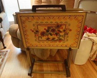Set of 4 Vintage TV Trays