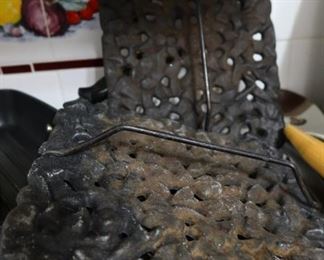 These are cool - Vintage Cast Iron Pressers