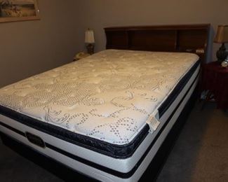 Beauty Rest Mattress of Queen Bed