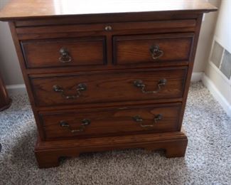 QUANTITY (2) W-26   D-18   H-26