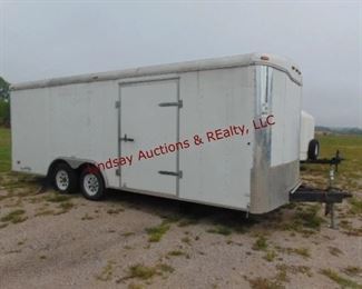 7/2004 Haulmark T.A. enclosed trailer approx 20' Mod: TH85X20WT2, Vin# 16HGB20265H130080, 7000lb GVWR, 2-5/16" ball, side door, rear ramp door, has 2 small interior lights
**NEEDS NEW TIRES (1 TIRE THE TREAD IS OFF)**
**BRING YOUR OWN AIR COMPRESSOR AND/OR TIRE, JACK, TOOLS, ANYTHING NECESSARY TO CHANGE THE TIRE**