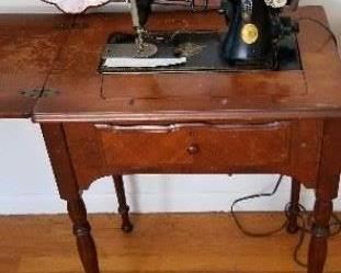 1935 Singer Sewing Machine