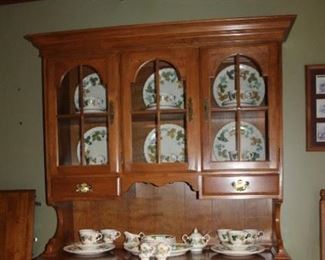 ETHAN ALLEN CHINA CABINET