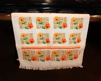 VINTAGE KITCHEN TOWEL
