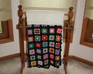 BLANKET STAND