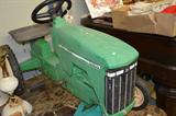 8400 John Deer Pedal tractor Ertl - great condition