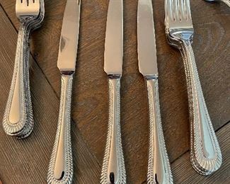 Wallace stainless, 67 pieces