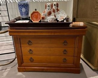 Grange chest of drawers, lamps, decor