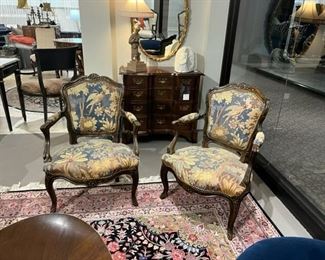 Vintage arm chairs, vintage mirror, vintage lamp, chest of drawers, unique decor