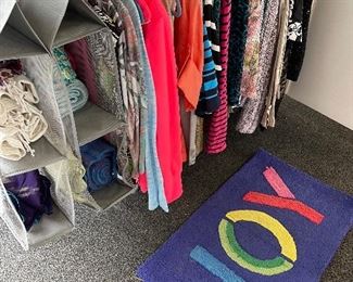 Load and loads - at least 3 racks! of women medium Clothes - colorful!