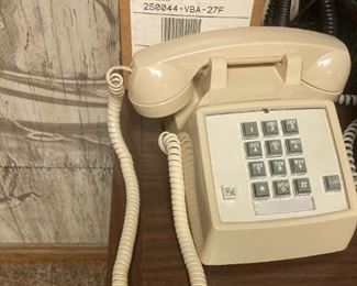 Pushbutton desk phoneNEW