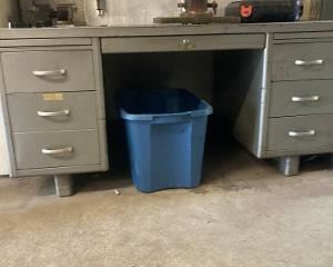 Metal desk 2 5ft x 2.5ft