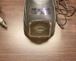 Electric pencil sharpener