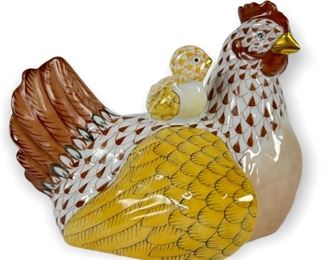 Herend Fishnet Hen w/ Chicks