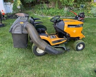 cub cadet lawn tractor