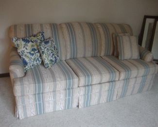 La-Z-Boy sleeper sofa in mint condition