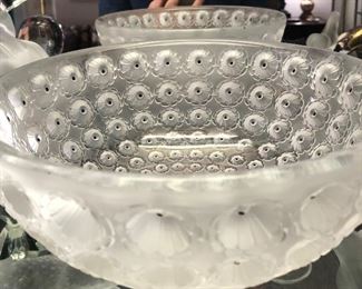 Lalique Nemours or daisy 10” bowl