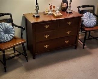 Chest of drawers with original locks & key