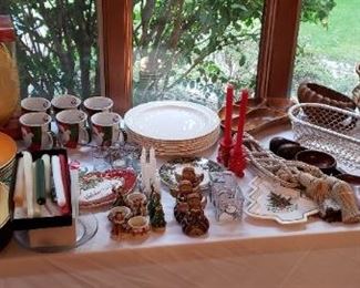 Misc. Christmas items, gold chargers and baskets.