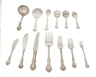 3372
A Westmorland "George And Martha" Sterling Silver Flatware Service
Circa 1940-2001
Each marked for Westmorland and sterling
Originally designed 1900 by Henry L. Wallace for Wallace Silversmiths, later produced in 1940 by Westmoreland, comprising 11 hollow handled knives (8.75" ), 10 lunch forks (7"), 9 salad forks (6"), 8 ice tea forks (7.5"), 8 round cream spoons (7.875"), 13 teaspoons (5.875"), 1 gravy ladle (7.75"), 1 serving fork (8.25"), 1 tomato server (7.75"), 1 olive fork (5.875"), 1 master butter knife (6.75"), 1 sugar spoon (5.875"), and 7 butter knives (6"), 72 pieces
Weighable sterling: 72.3 oz. troy approximately
Estimate: $1,000 - $1,200