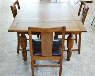 Extendable English Pub Table