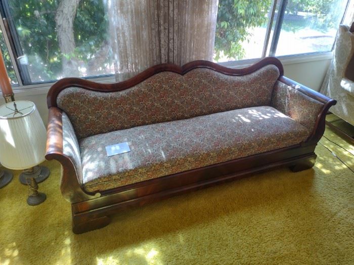 LOT# YG2000 MARTHA WASHINGTON SOFA