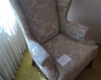 LOT#YG2007 UPHOLSTERED CHAIR