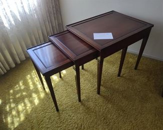 LOT#YG2012  SET OF 3 NESTING TABLES
