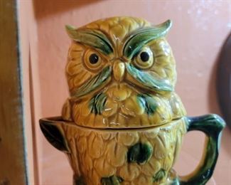 Japanese owl creamer and sugar