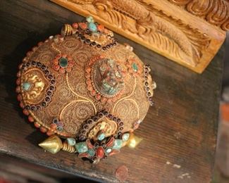 Amulet boxes / Ghau