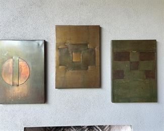 * Custom Metal Tile Artwork
* Brown Jordan Chaise Lounges&nbsp;
* Brown Jordan Square Sidetable
* Brown Jordan Umbrella with Stand
* Brown Jordan Lounge Chairs
* Brown Jordan Coffee Table (Parkway) (36”Di