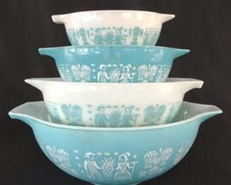 Vintage Pyrex Butterprint Nesting Bowl Set
