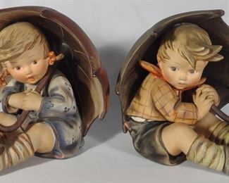 Hummel TMK-2 Umbrella Boy & Girl 152 A & B