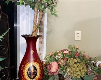 Artificial Plants/Fleur de Lis Vase