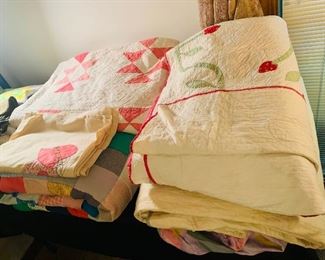 beautiful  handmade  vintage  linens