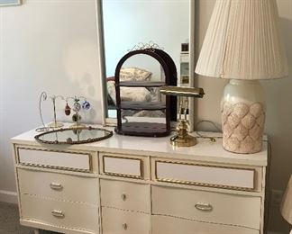 Bassett Dresser with Vanity Mirror