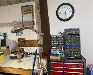 Mid century drafting white

Tool chest