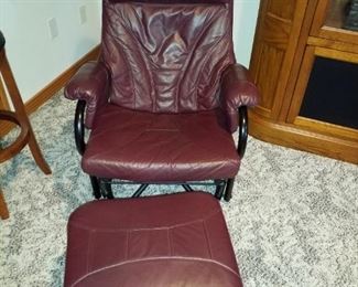 Leather swivel chair with ottoman
