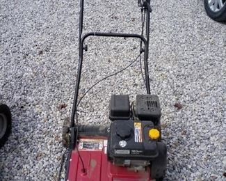 MTD 21" self propelled lawn de Thatcher. $150.00