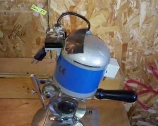 Industrial fabric cutter