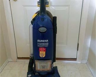 Eureka The Boss SmartVac 
