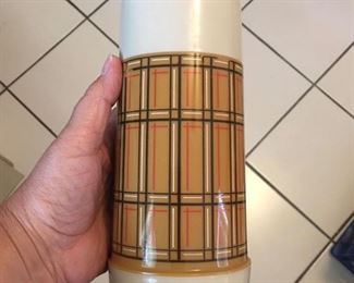 $10 - VINTAGE PLASTIC FALL PLAID THERMOS - IN ABOSLUTE PRISTINE CONDITION