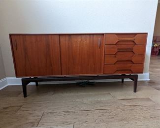Hvidt? Danish Modern Sideboard/Buffet