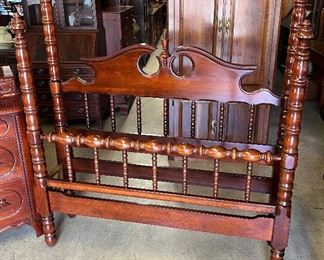 Davis Lillian Russell Full Size Bed